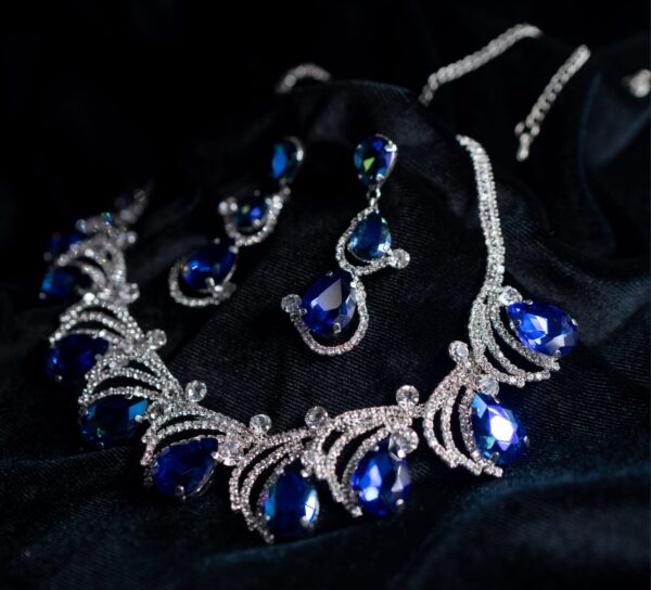 Juego collar y aretes