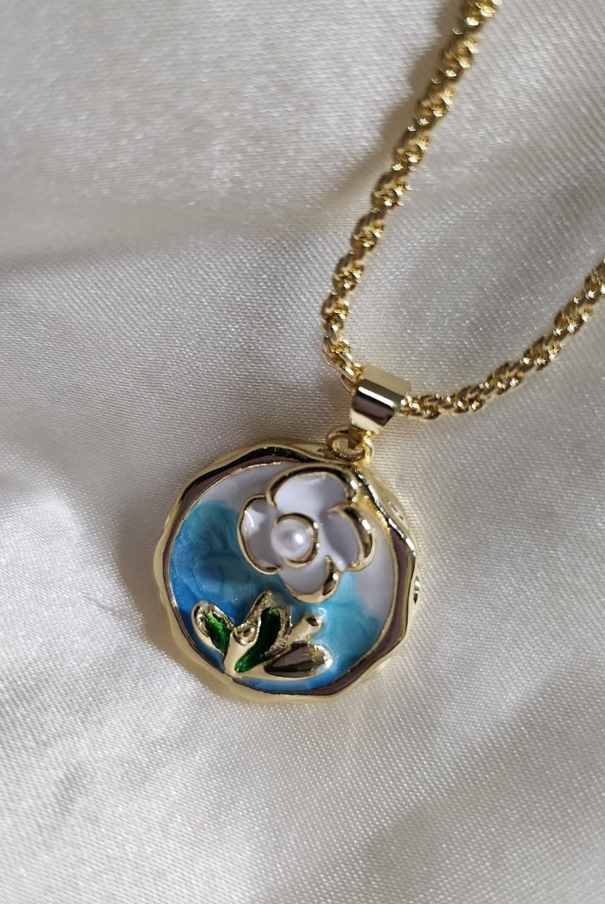 Collar naturaleza (flor blanca)